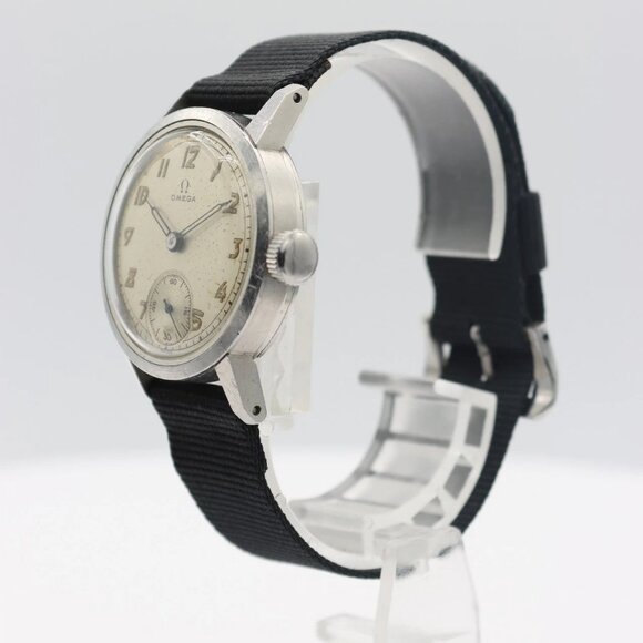 Vintage 30mm Omega 2162 WW2 Military Style Men's Mechanical Wristwatch 26.5 T3 - Picture 2 of 3